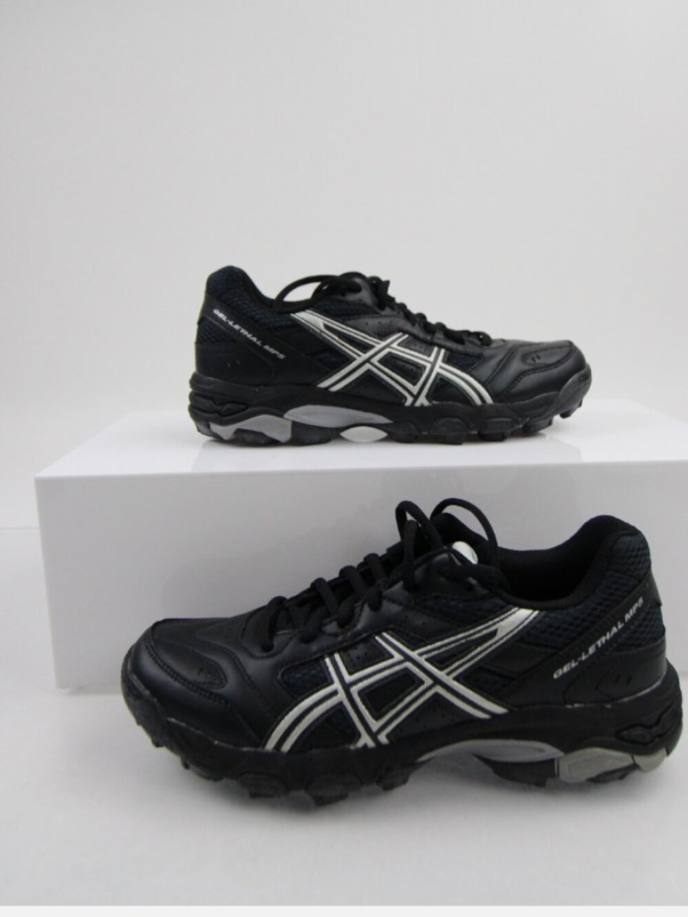 Women's NWT Asics Turf Lacrosse cleats - Picture 1 of 4